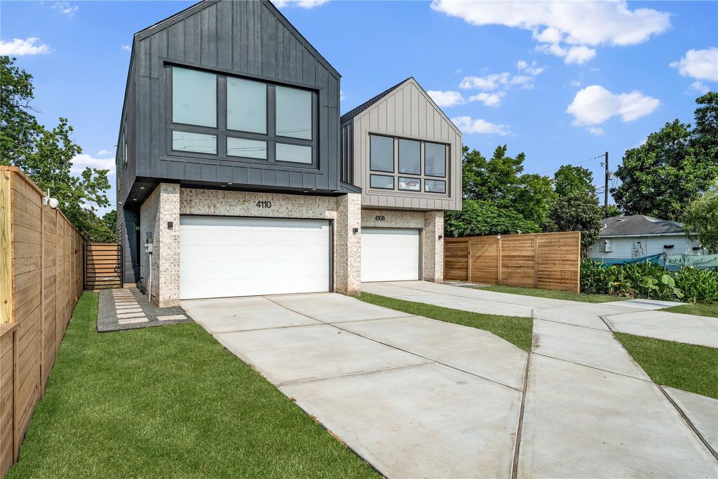 Photo of 4110 Cortlandt Street, Houston, TX 77018 (MLS # 47396903)