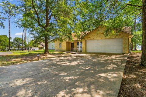 Photo of 86 Huntington, Trinity, TX 75862 (MLS # 3878314)