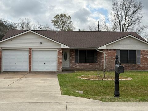 Homes For Sale - 4910 29th Street<br/> Dickinson, TX 77539