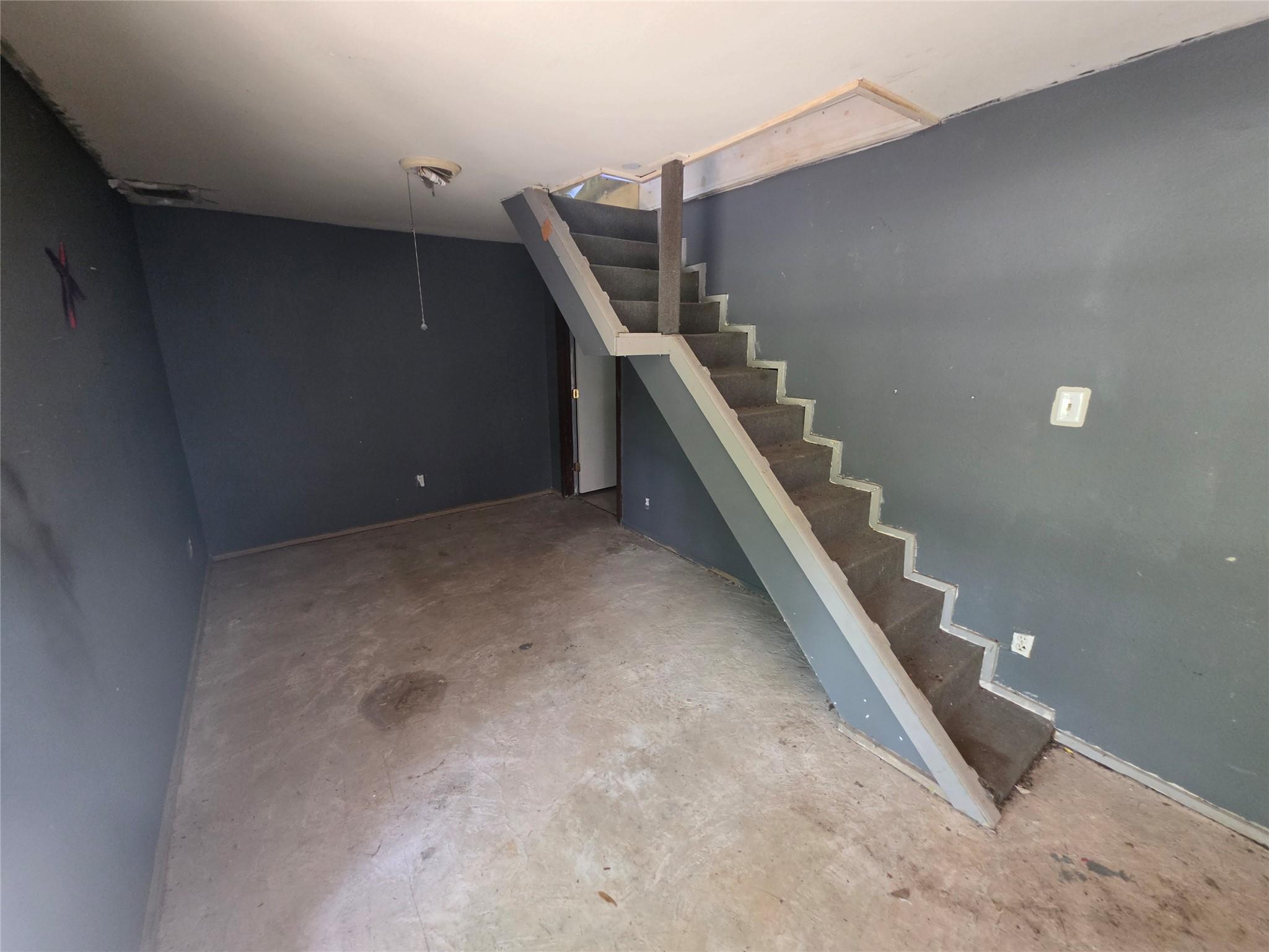 12222 Oak Hollow Lane