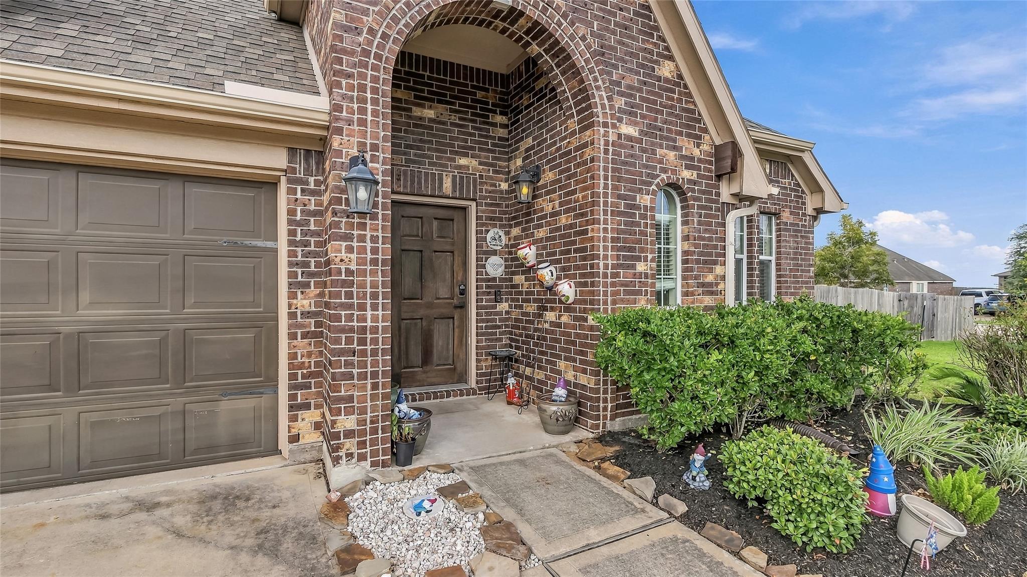 5622 Jay Thrush Drive