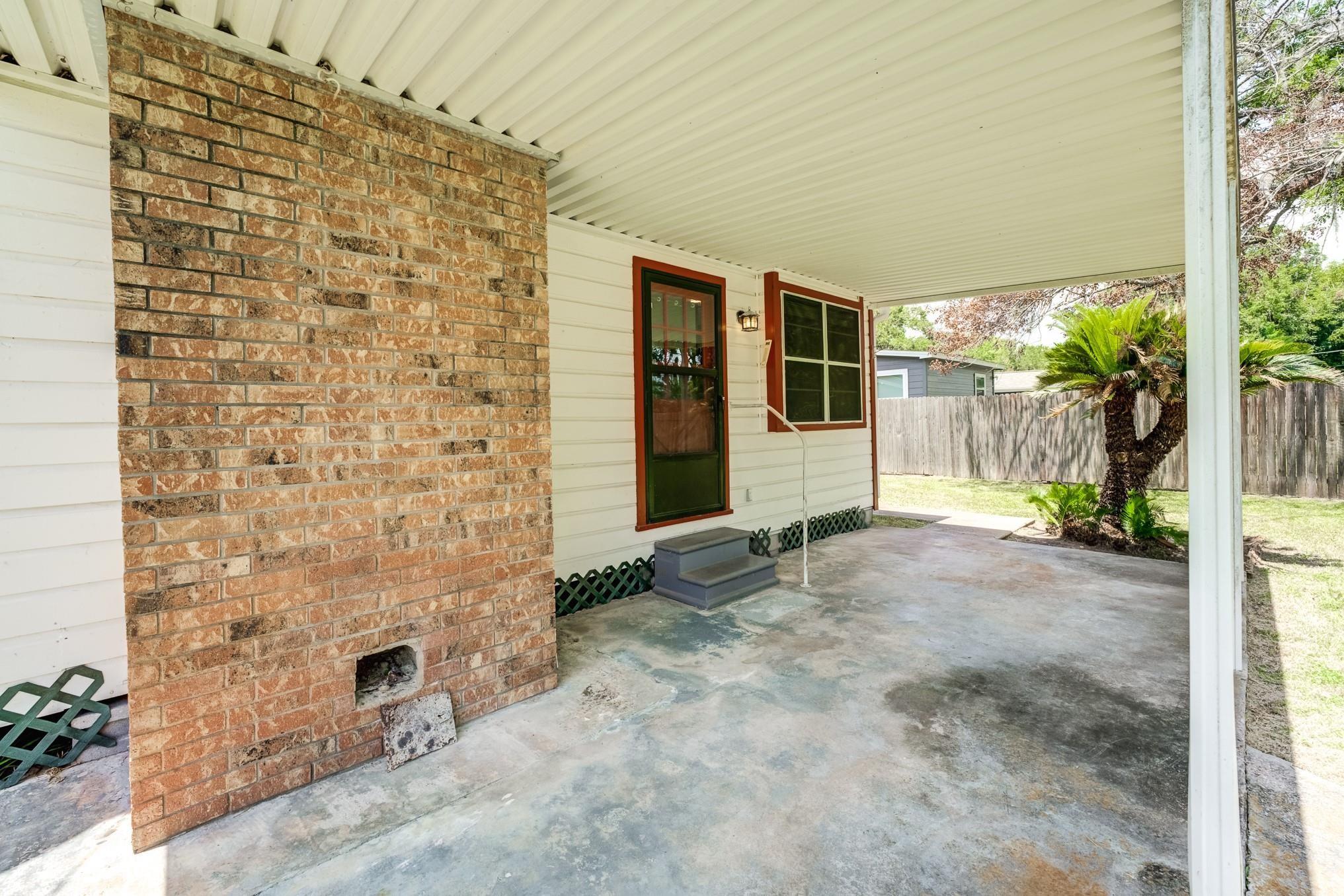 305 Yaupon Street