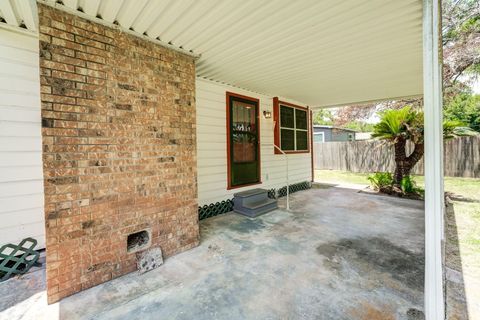 Tiny photo for 305 Yaupon Street, Sweeny, TX 77480 (MLS # 13049044)