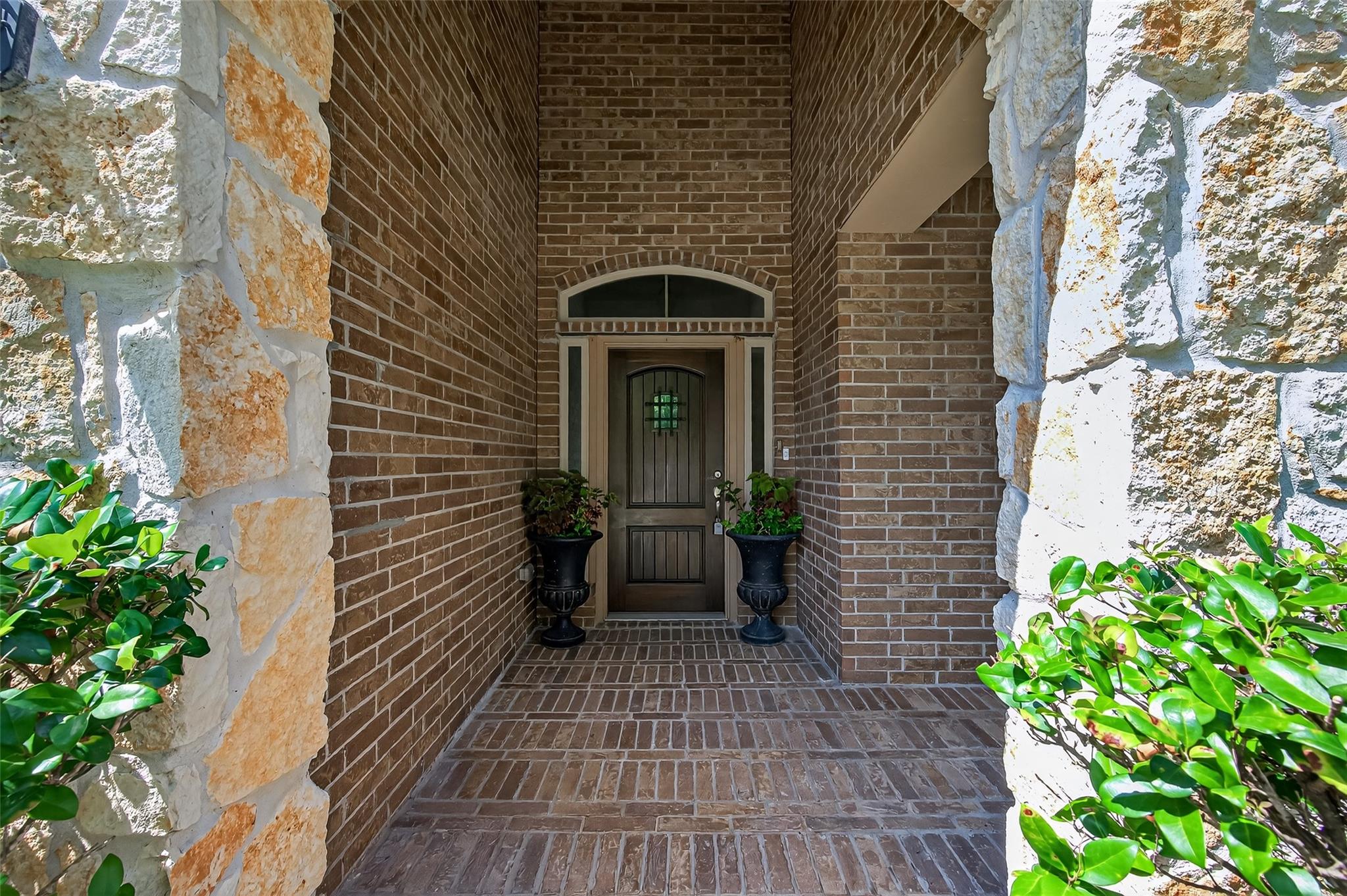 83 W Wading Pond Circle