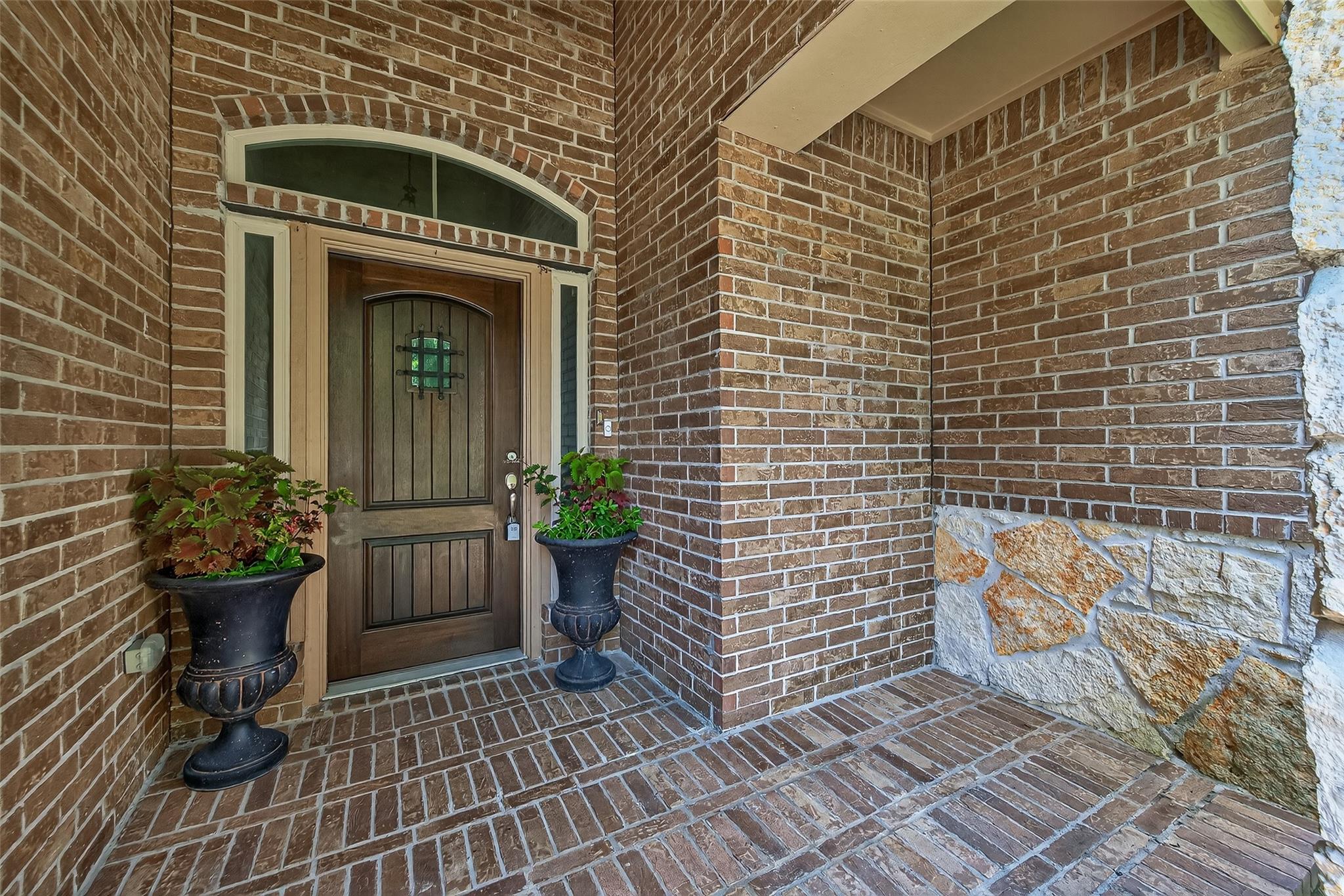 83 W Wading Pond Circle