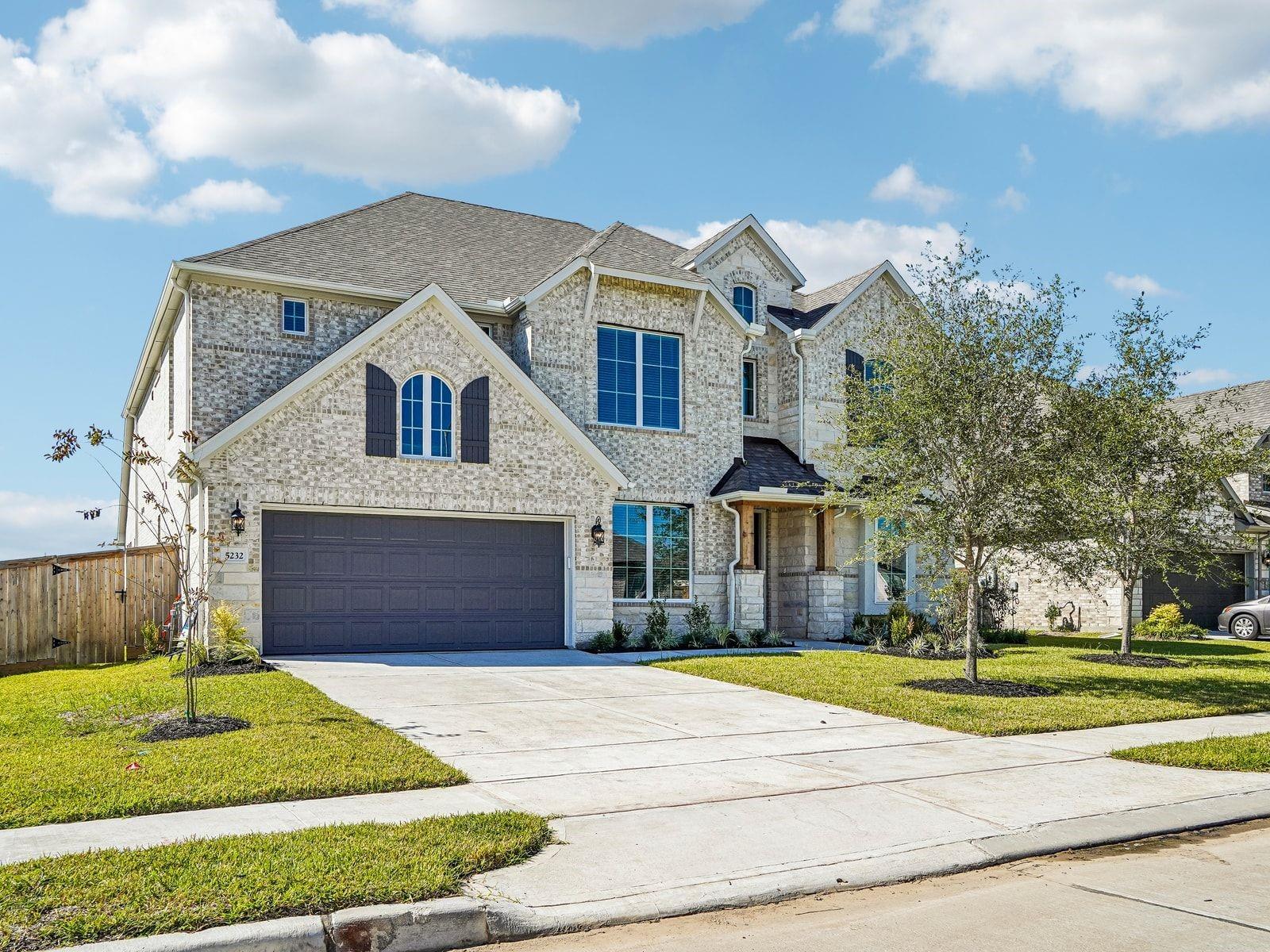 5232 Autumn Hills Trail