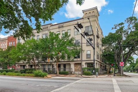 Photo of 1602 Elgin St Street #11, Houston, TX 77004 (MLS # 67252545)