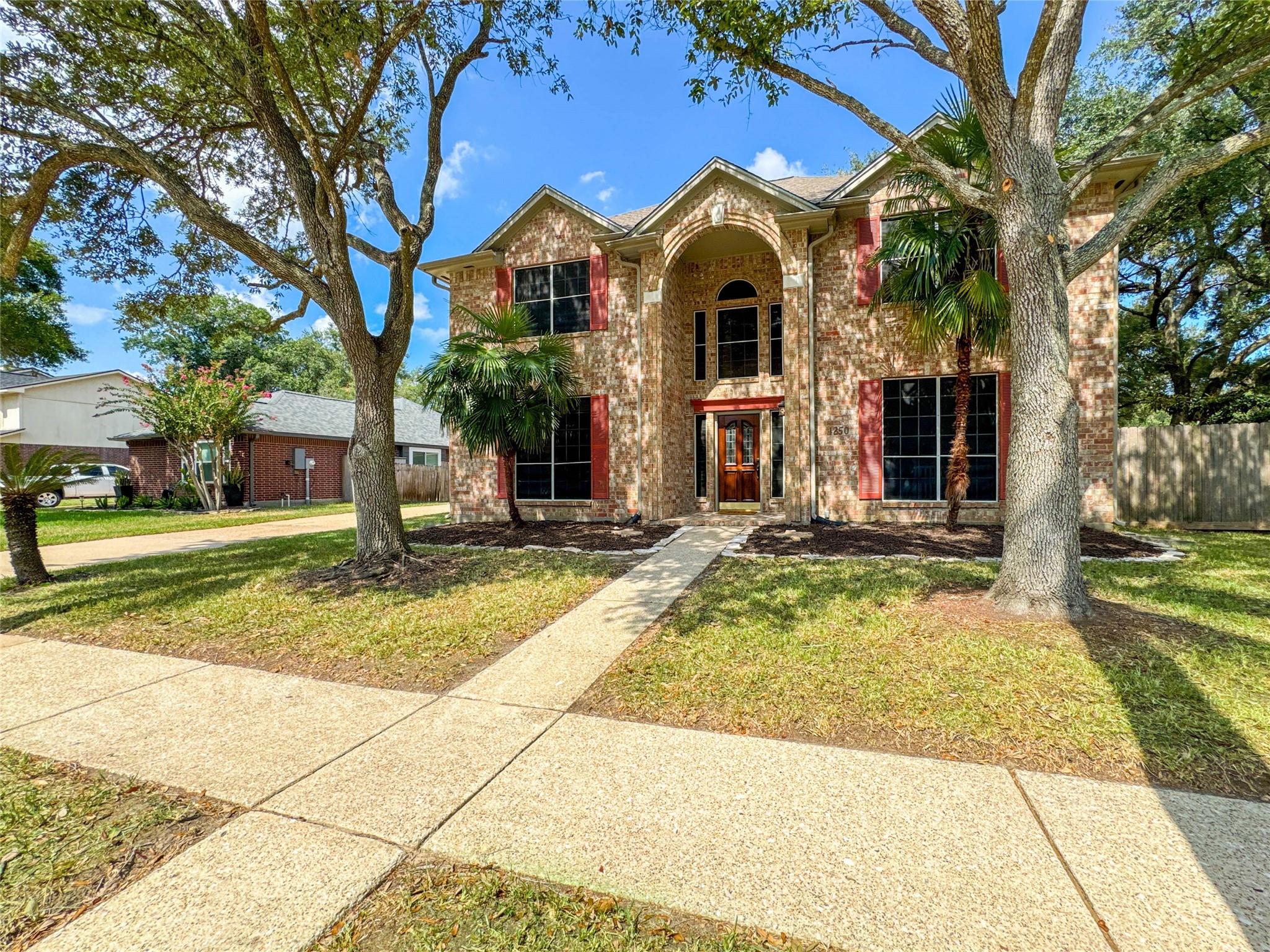 1250 Hunter Wood Drive