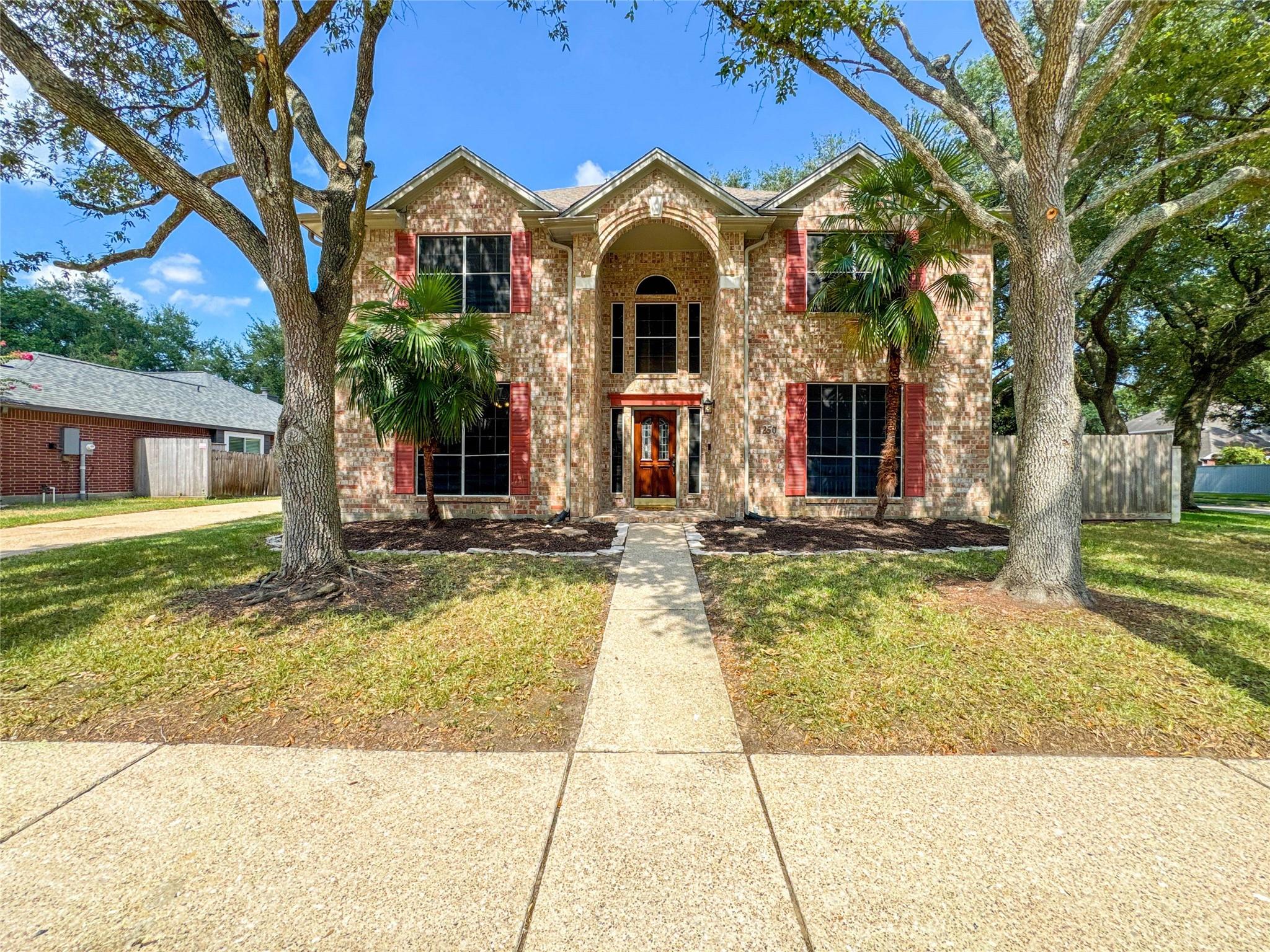 1250 Hunter Wood Drive