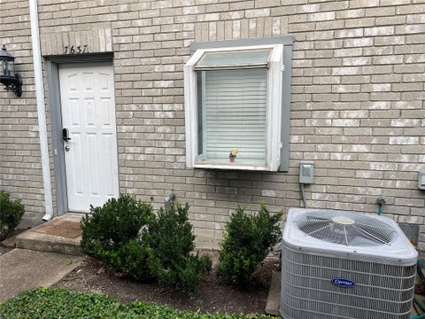 Photo of 7637 Cambridge Street #7637, Houston, TX 77054 (MLS # 14304057)