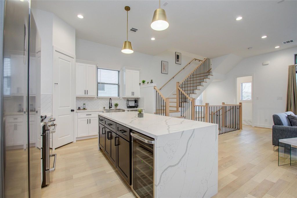 Photo of 2315 Sherwin Street, Houston, TX 77007 (MLS # 86692572)