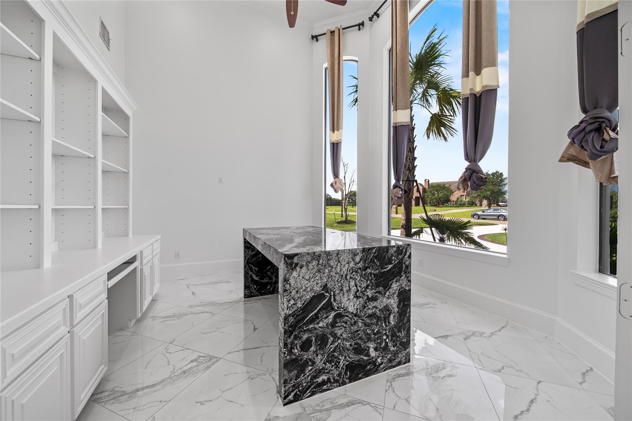 8418 Lofty Pines