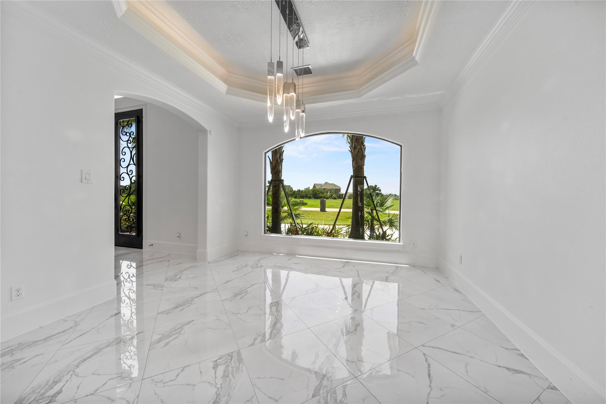 8418 Lofty Pines