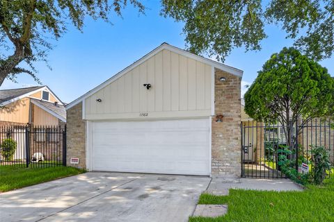 Photo of 11562 Bellspring Drive, Houston, TX 77072 (MLS # 18661222)