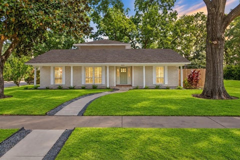 Photo of 5026 Saxon Drive, Houston, TX 77092 (MLS # 38741959)