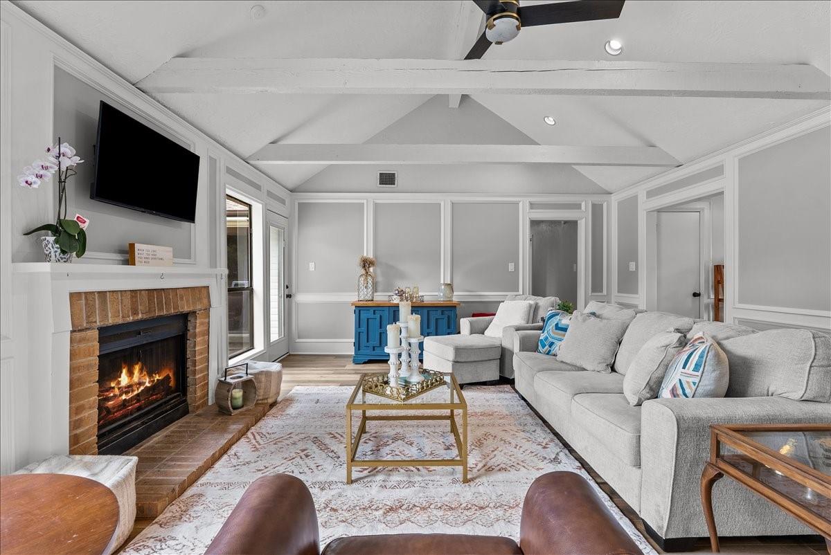 202 Harborcrest Drive