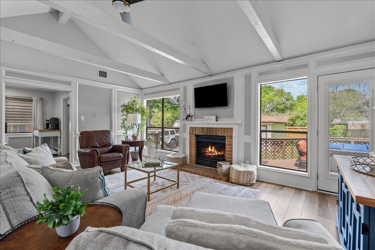 202 Harborcrest Drive