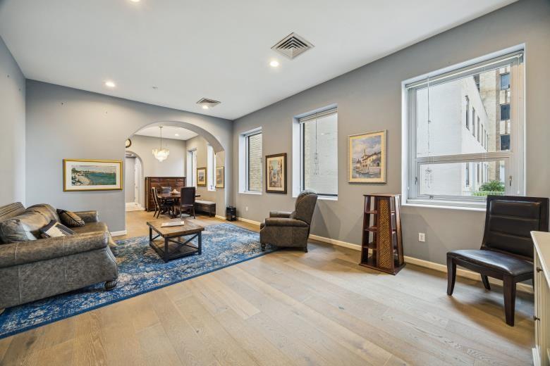 914 Main Street 1204