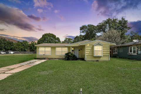 Photo of 1909 Brooks Avenue, Rosenberg, TX 77471 (MLS # 14134577)