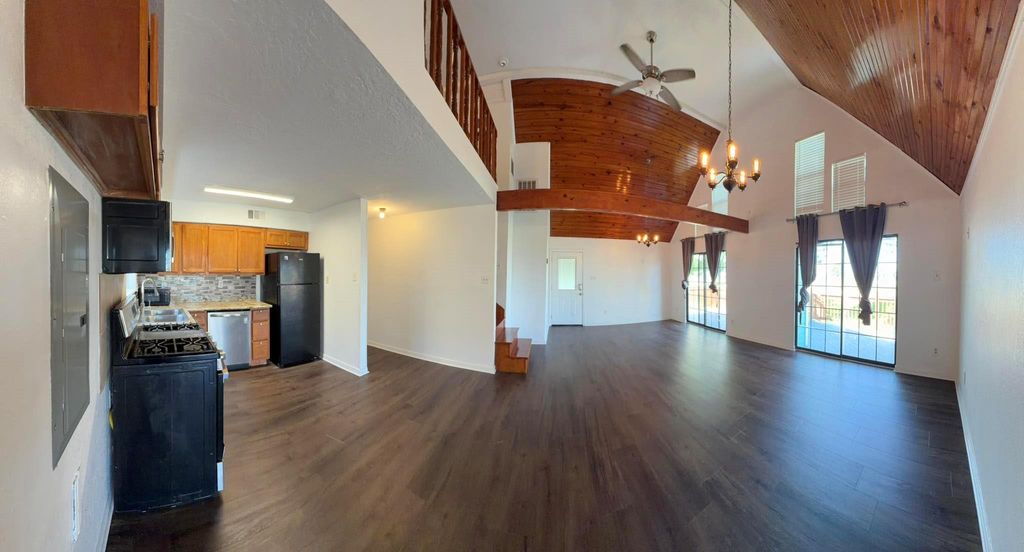 Photo of 407 Bayshore Drive, La Porte, TX 77571 (MLS # 52106410)