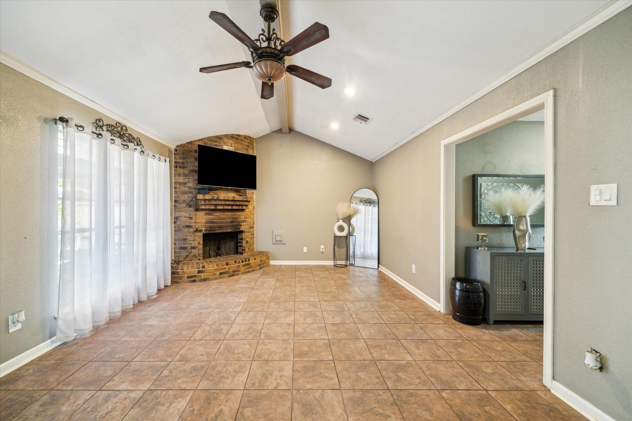 5923 Pine Needle Lane