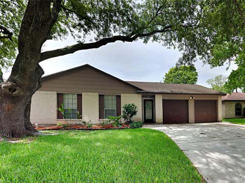 Photo of 123 Greenshire Drive, League City, TX 77573 (MLS # 37594477)