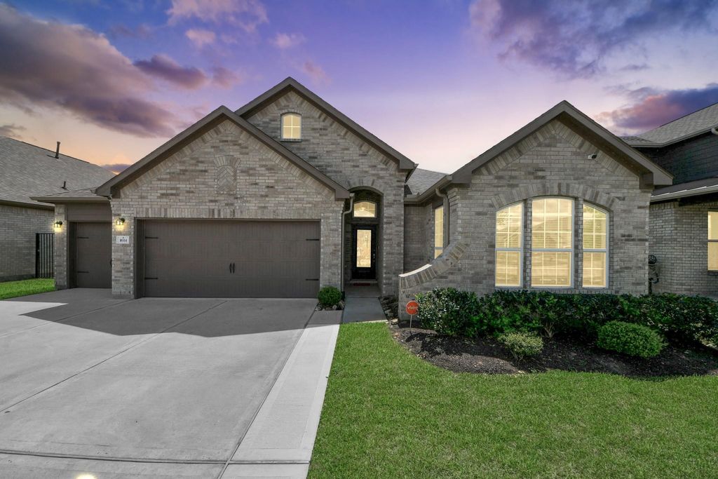 Photo of 1614 Sequoia Run Drive, Rosharon, TX 77583 (MLS # 90612045)