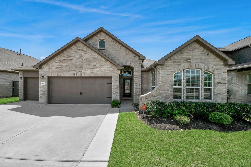 Photo of 1614 Sequoia Run Drive, Rosharon, TX 77583 (MLS # 90612045)
