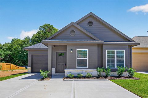 Photo of 11864 E Gate Dr DR, Willis, TX 77318 (MLS # 52026436)