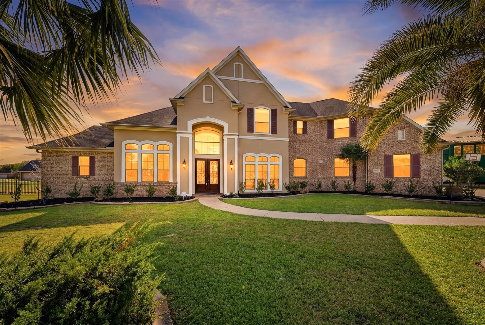 8802 Saxonwood Court