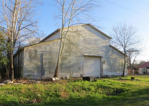 Homes For Sale - 616 Burford St<br/> Garwood, TX 77442