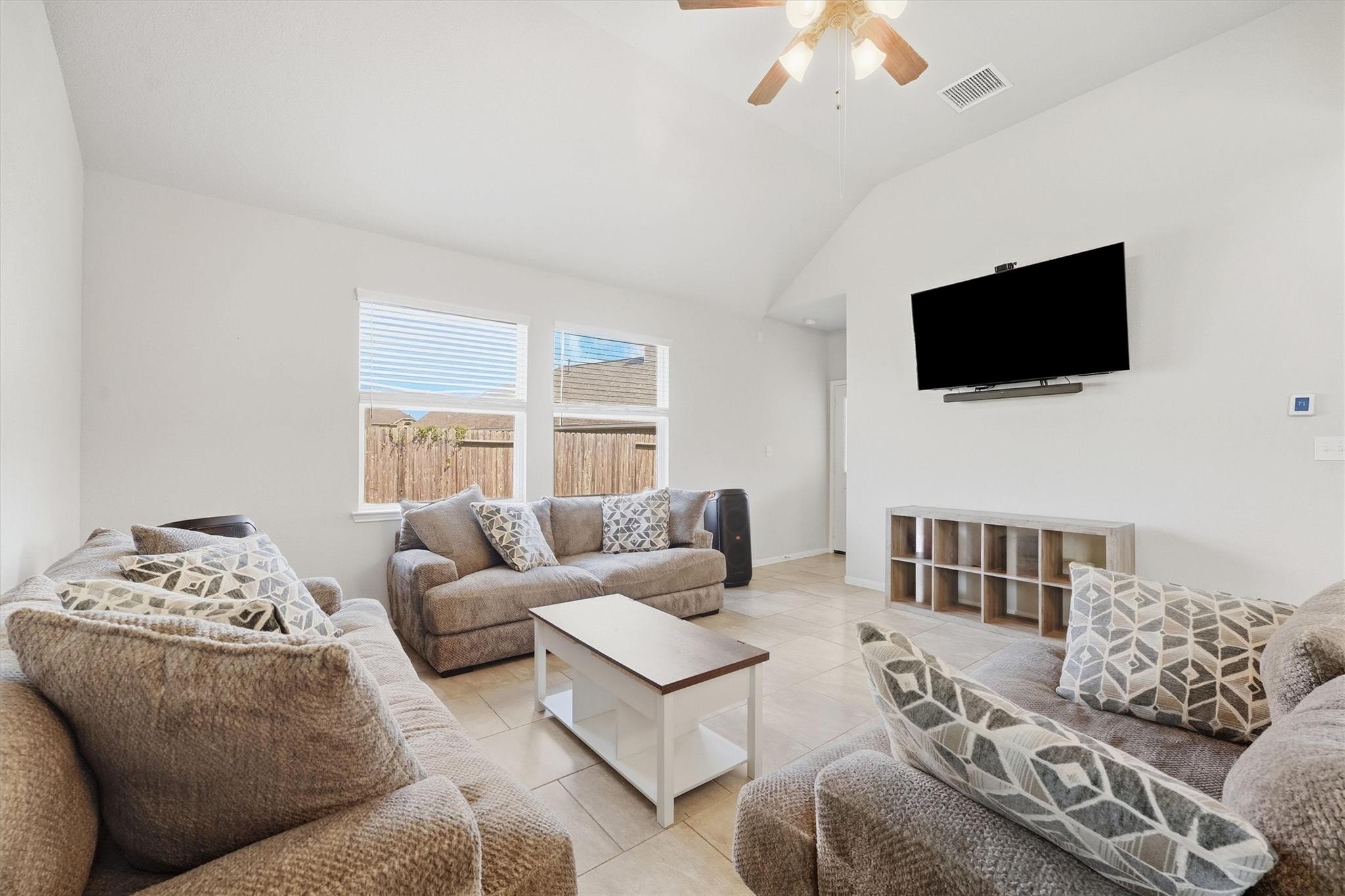 215 San Gabriel