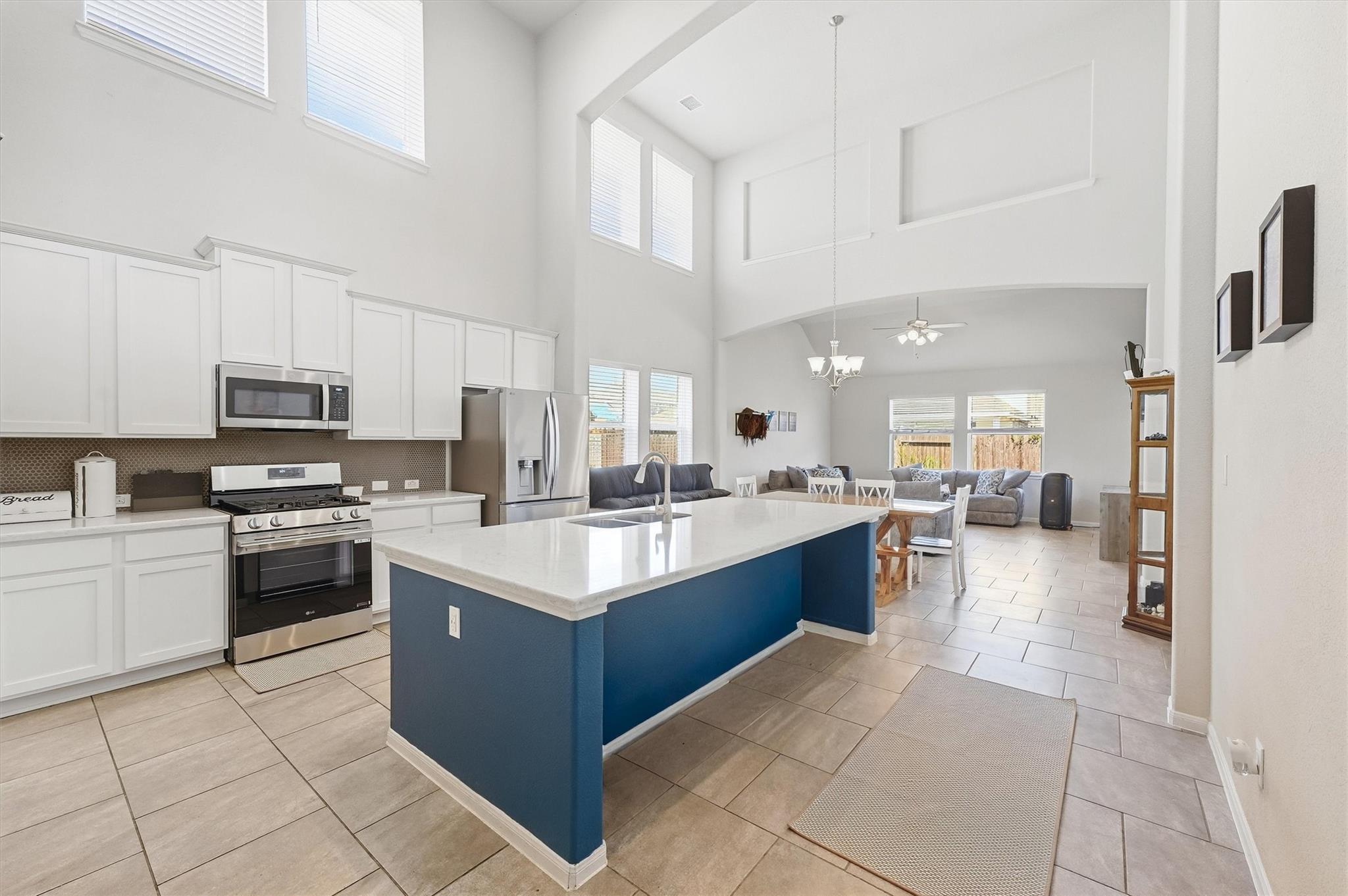 215 San Gabriel
