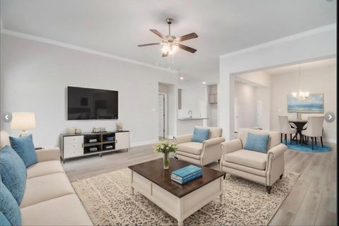 Photo of 4313 Leslies Way Way, Dickinson, TX 77539 (MLS # 80833759)