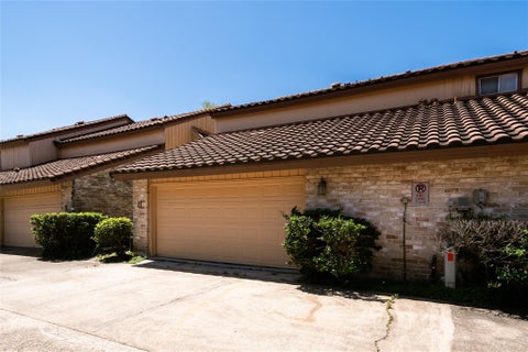 Photo of 5918 San Felipe ST #11, Houston, TX 77057 (MLS # 16803873)
