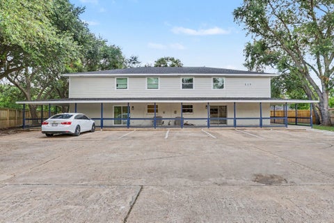 Photo of 2119 Barr Street #C, Houston, TX 77080 (MLS # 82611028)