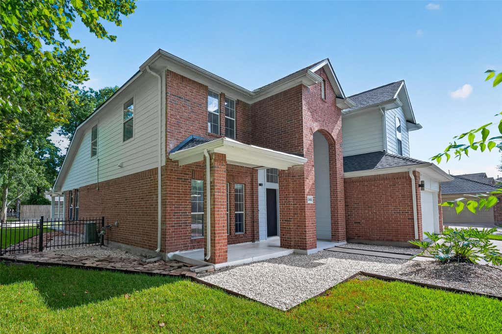 Photo of 13403 Summer Villa Lane, Houston, TX 77044 (MLS # 63582947)