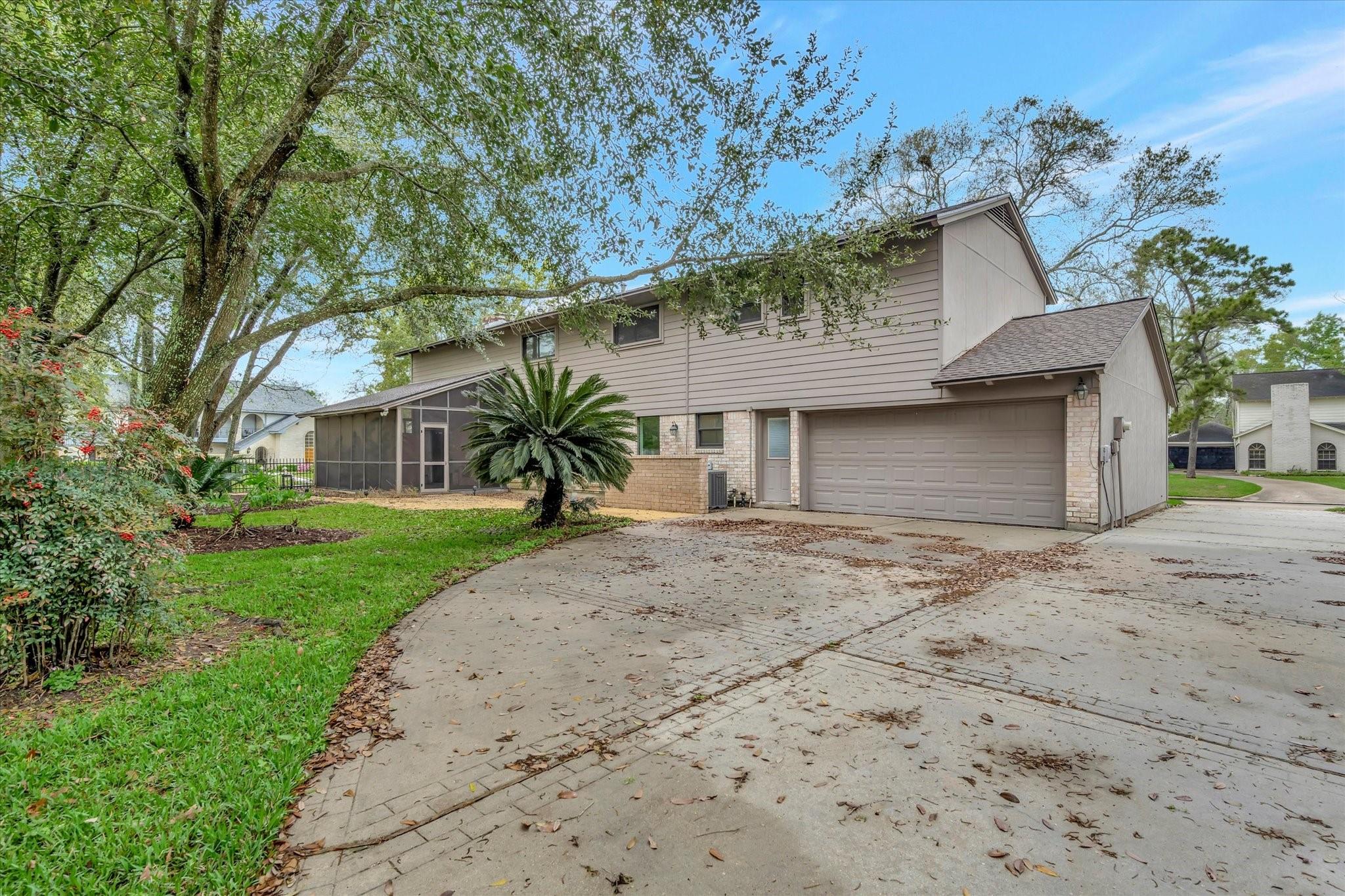 822 Devonport Lane