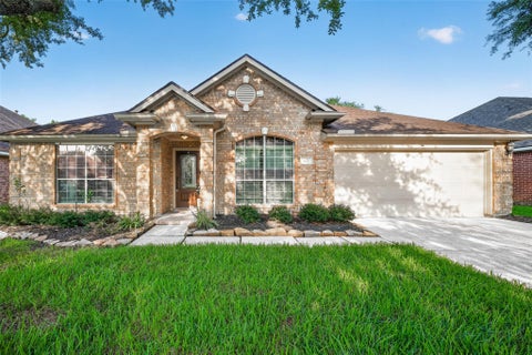 Photo of 827 N Wellsford Drive, Pearland, TX 77584 (MLS # 56864232)