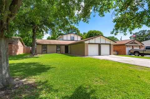 Photo of 2402 21st Avenue N, Texas City, TX 77590 (MLS # 33119103)