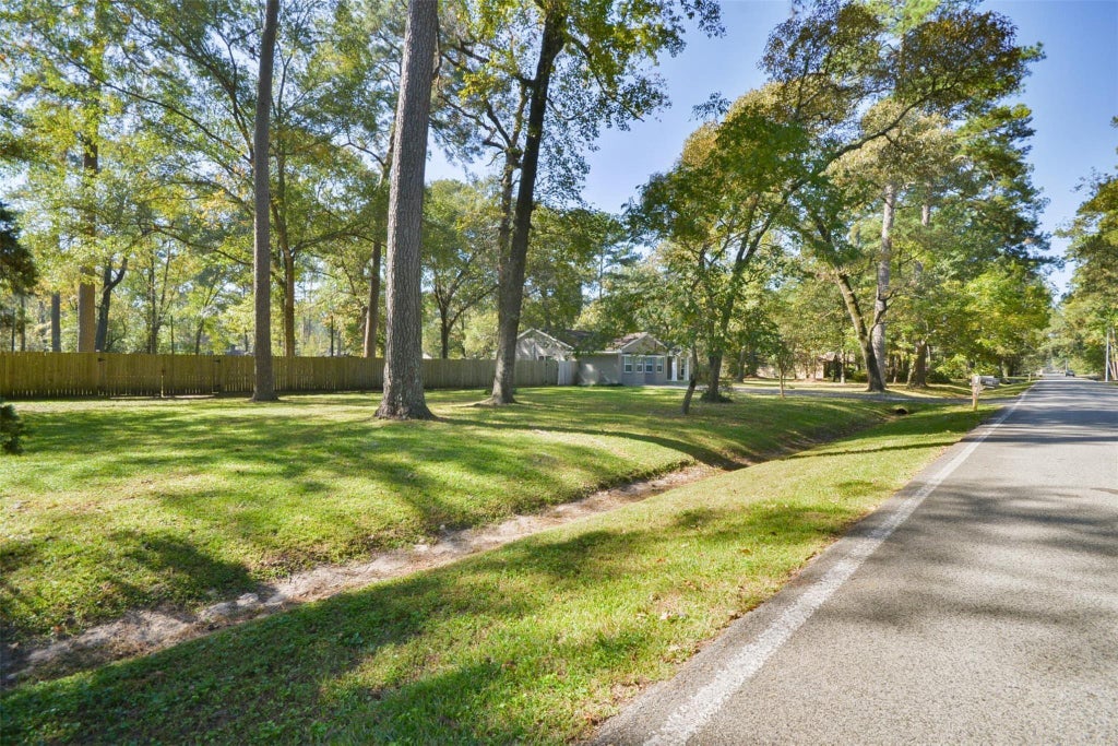 Photo of 1420 Sweet Gum Lane Lane, Houston, TX 77339 (MLS # 49548165)