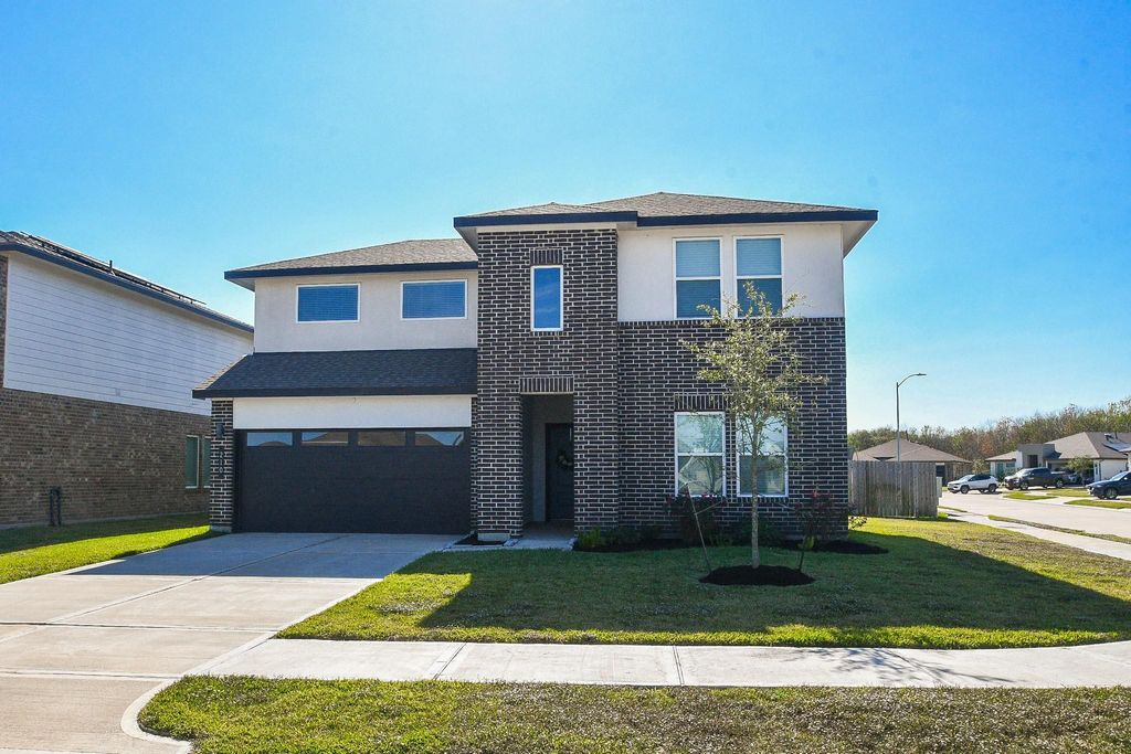 Photo of 210 Dusty Bridle Lane, Rosharon, TX 77583 (MLS # 42208834)