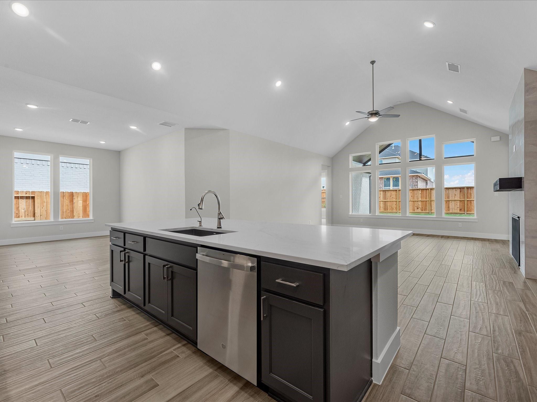 8127 Sunny Ridge Drive