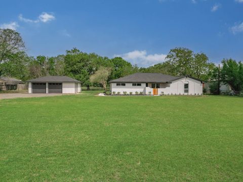 Homes For Sale - 1105 Redberry Hill Road<br/> Baytown, TX 77521