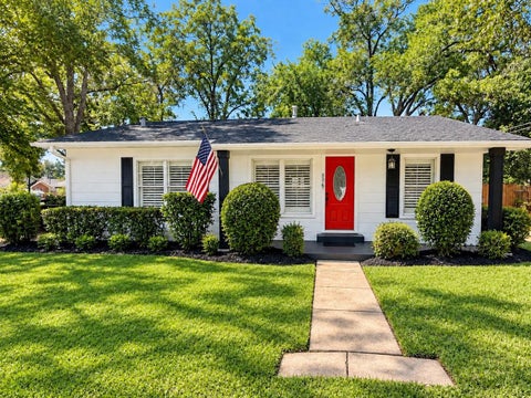 Photo of 506 S Oak Street, Tomball, TX 77375 (MLS # 83248438)