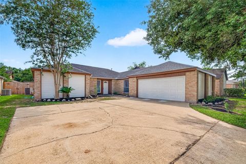 Photo of 4805 Whispering Falls Drive, Houston, TX 77084 (MLS # 30884976)