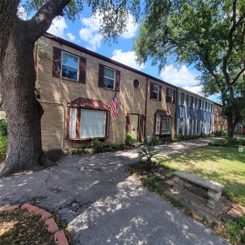 Photo of 5208 Arboles Drive #A2, Houston, TX 77035 (MLS # 35121858)