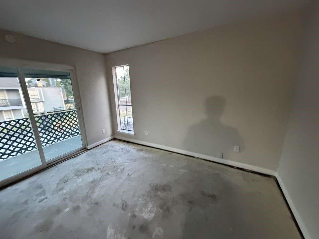 5625 Antoine Drive 306