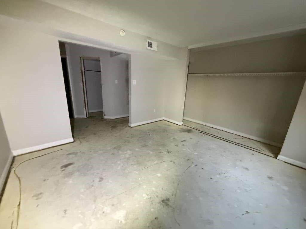 5625 Antoine Drive 306