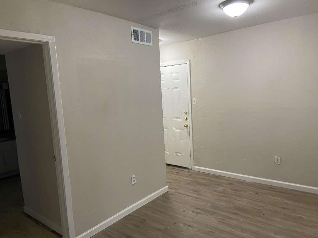 5625 Antoine Drive 306